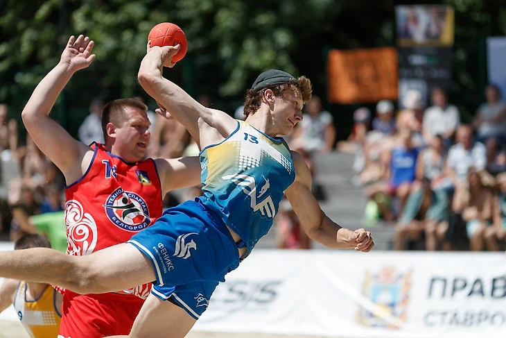 Все — на пляж! Шок-контест. "Виктор" снова проиграл "Спартаку": судьба медалей решится в Белгороде, изображение №4