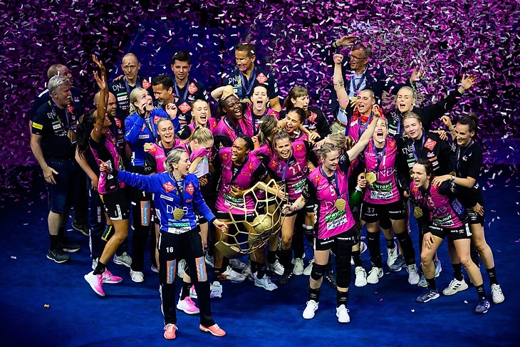 Лига чемпионов. Мечты сбываются! Вяхирева выиграла главный клубный турнир, став MVP "финала четырёх", изображение №1