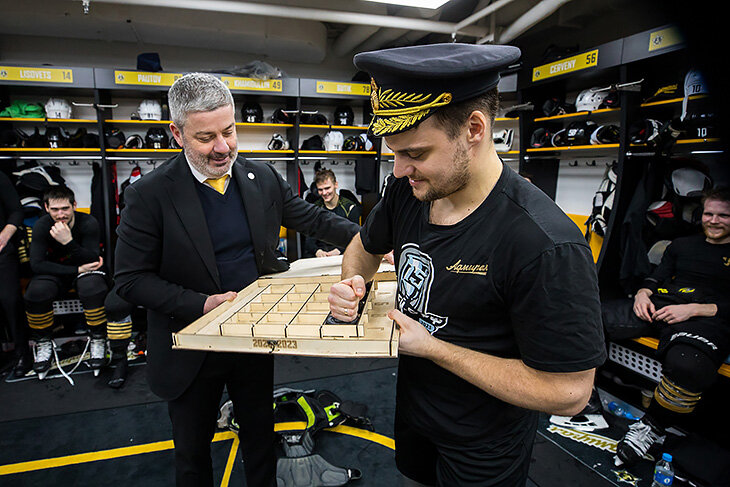 Ужины с Овечкиным, игра с Фетисовым и маска с американской символикой. Такого вы не знали о героях Кубка Гагарина