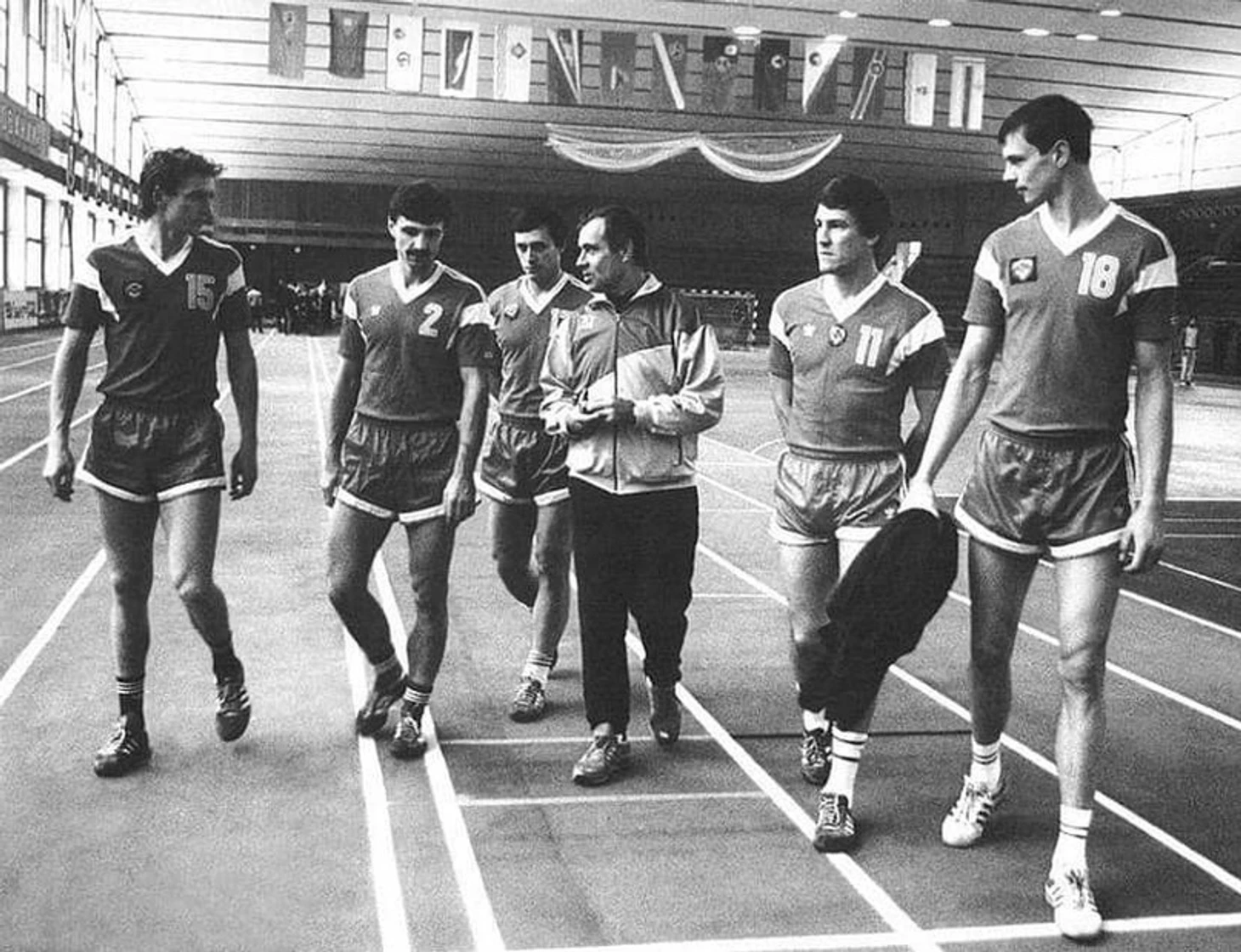 Дворец спорта "Уручье". Россияне и украинцы начнут евроотбор в мекке белорусского гандбола, изображение №3