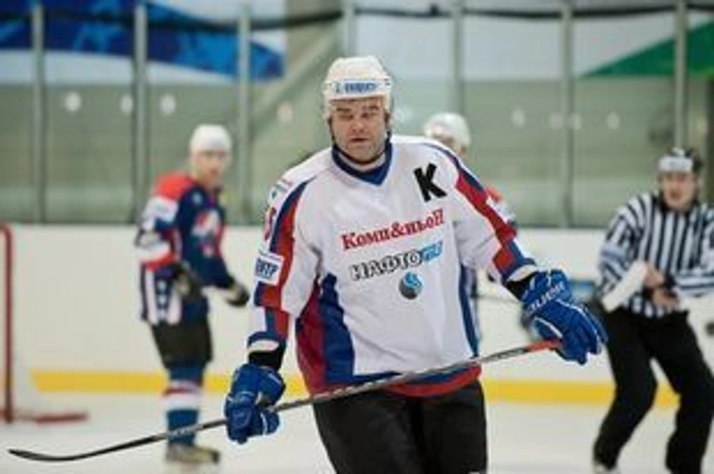 https://photobooth.cdn.sports.ru/preset/post/b/34/92c38842d482fb85b61d01318d35a.jpeg