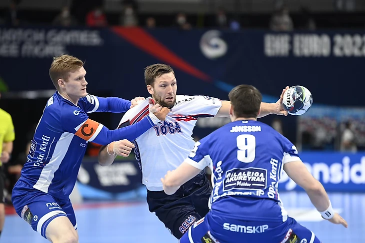 ЧЕ-2022. Карма? Фавориты низвержены: "отдохнувшие" Хансен и Гидсель проиграли Пересу де Варгасу, изображение №4