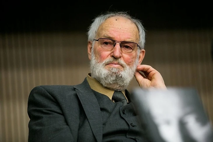 Регимантас Адомайтис