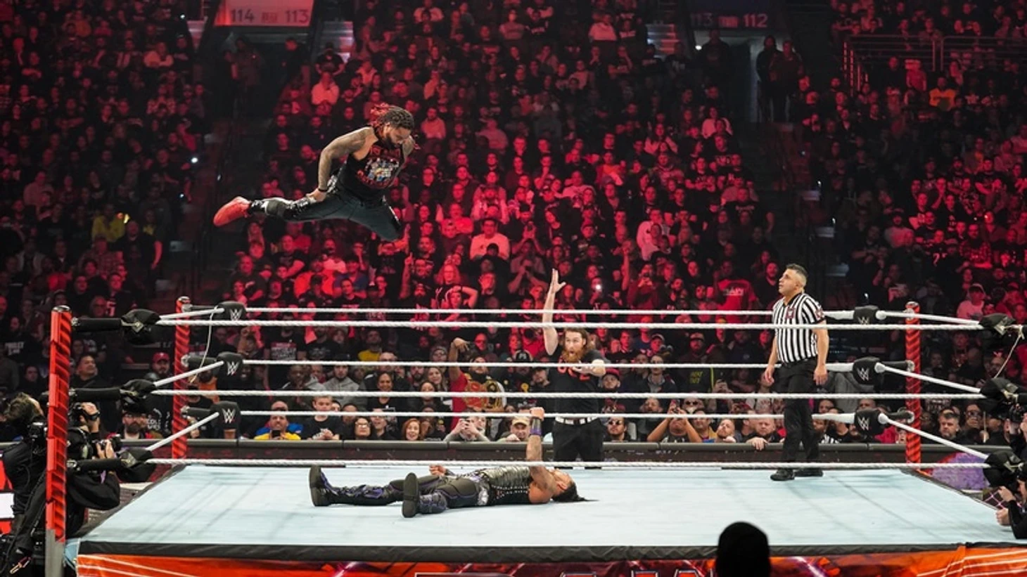Обзор WWE RAW Is XXX, изображение №9