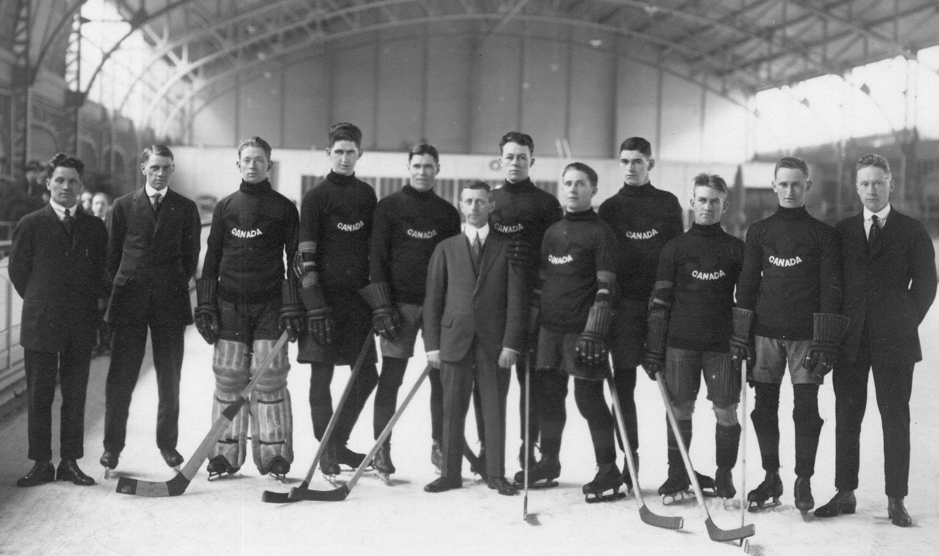 Сборная Канады, состоящая из исландских эмигрантов, 100 лет назад выиграла первое золото Олимпиады