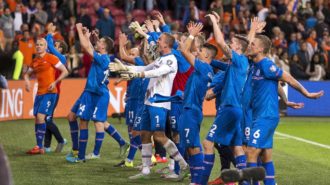 Чемпионат исландии по футболу. Исландия на евро 2016. Сборная Исландии по футболу. Англия Исландия 2016. Исландские футболисты.