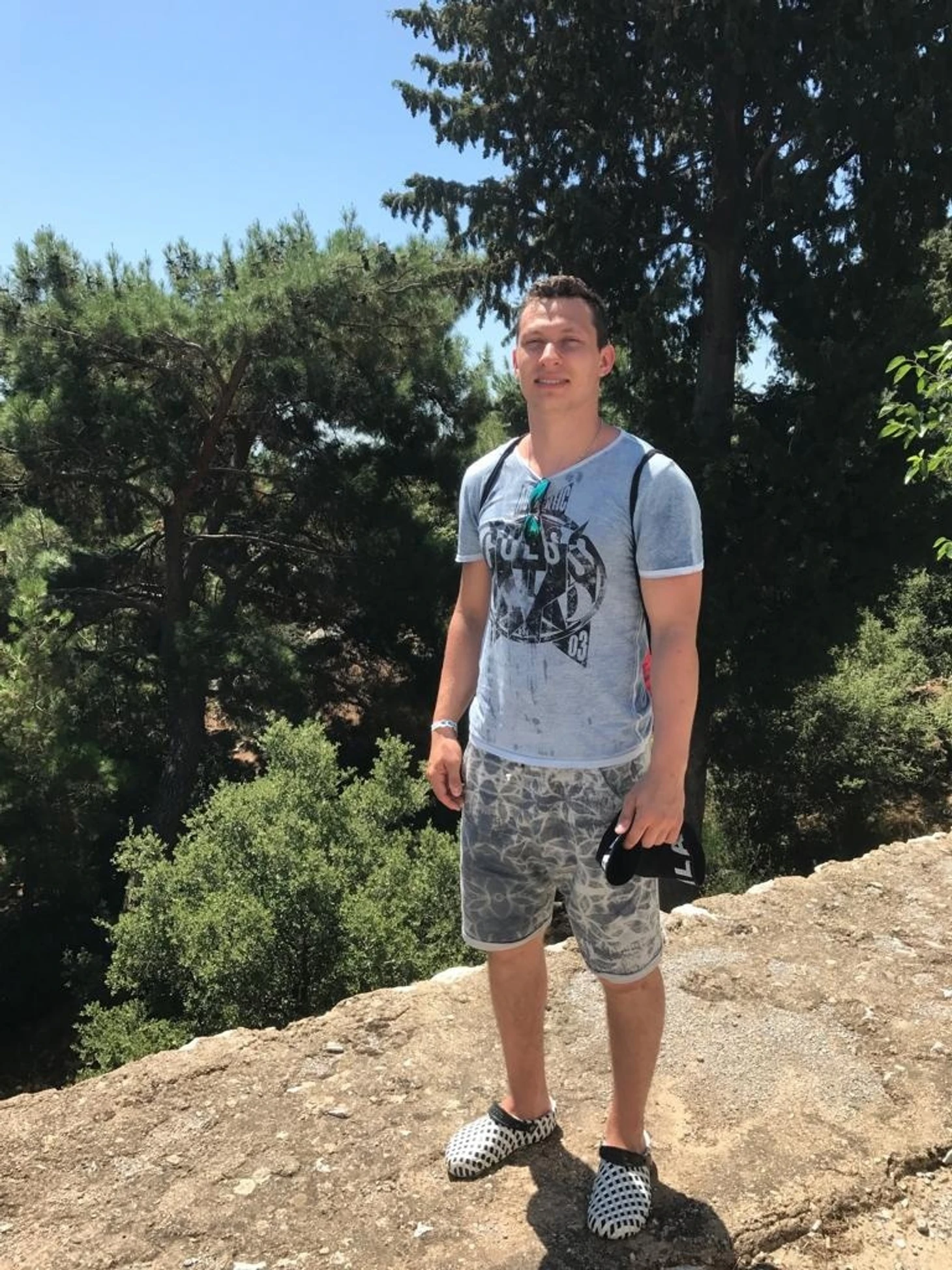 20 вопросов не о гандболе. Кирилл Котов: "Бабуля в 92 года может в одиночку огород перекопать!", изображение №1