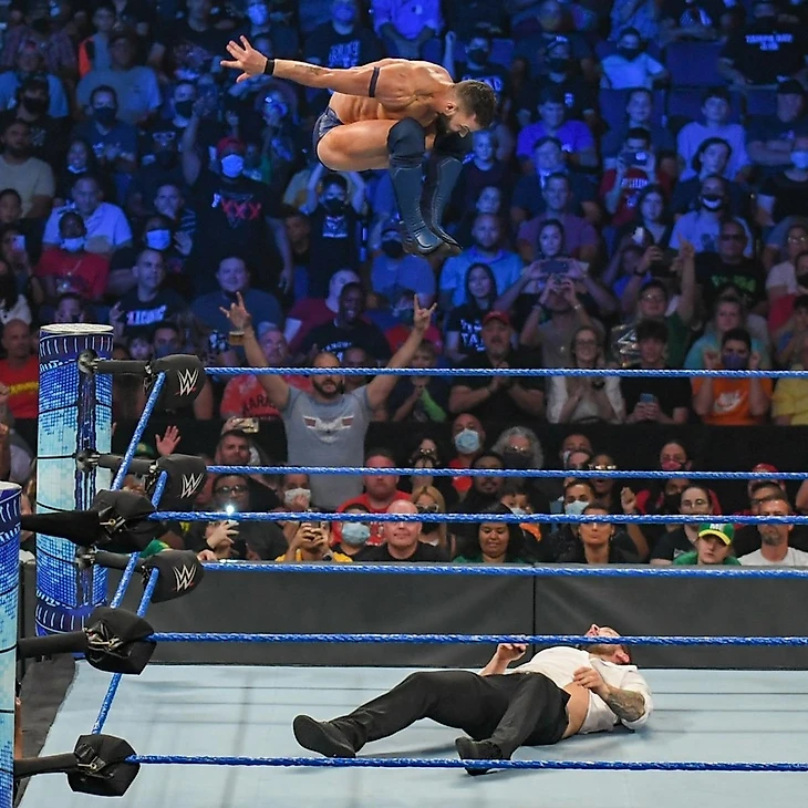 Обзор WWE Friday Night Smackdown 06.08.2021, изображение №20