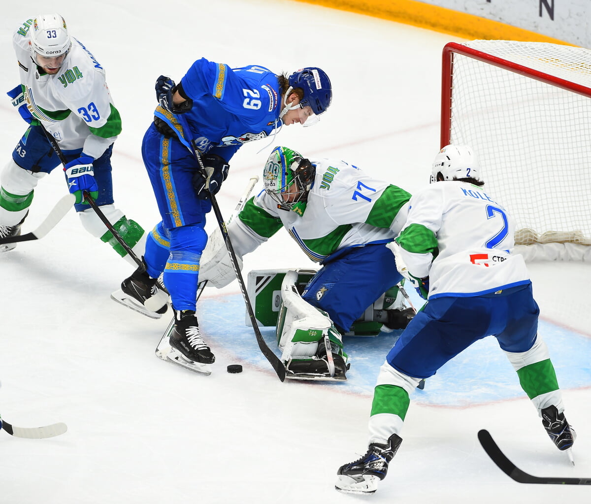 Провал «Барыса» в концовке: удаление и две шайбы в третьем периоде, поражение в овертайме