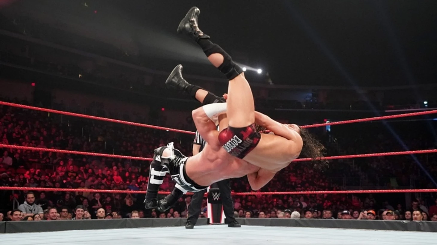 Обзор WWE Monday Night RAW 23.12.2019, изображение №12
