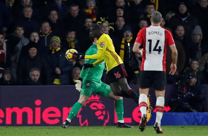 В АПЛ сравняли счет рукой на 90-й минуте. Скорее введите видеоповторы