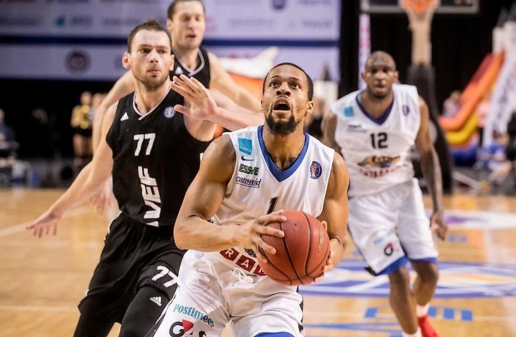 Айзея Бриско