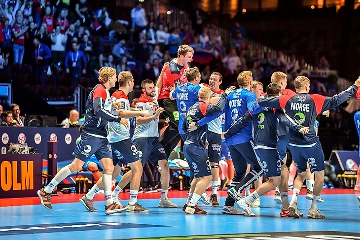 ЧЕ-2020. Каждому по подарку. Единственный день, когда всерьез не расстроен никто, изображение №5