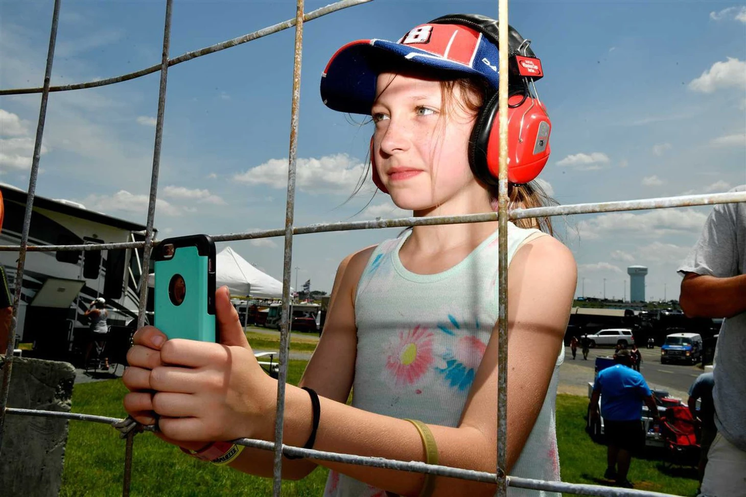 https://photobooth.cdn.sports.ru/preset/post/b/7b/2f6e991ae4837afb43548ac9df4fc.jpeg