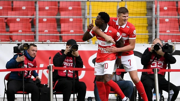 Погоня за Малкомом в самом разгаре