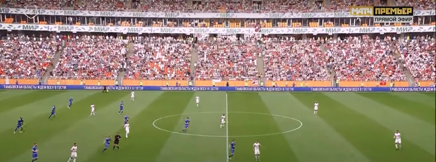 Тут уже Фернандо готовится опускаться, уводя за собой игрока - Зобнин ближе к Гулиеву.