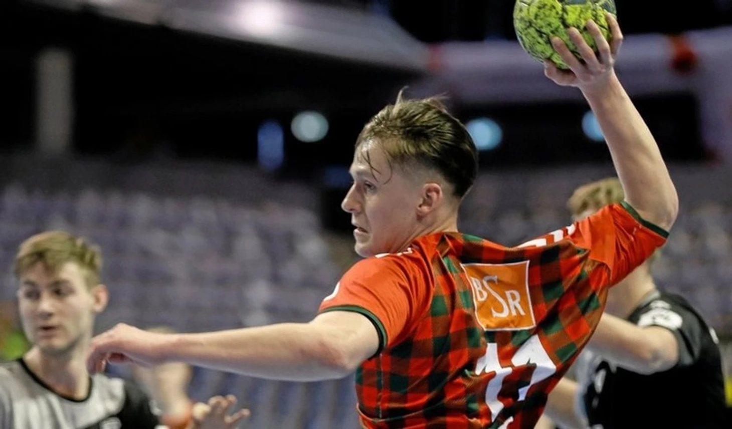 За основу "Берлина" дебютировал белорус: 19 лет, играет в немецкой "молодежке", отец — гандболист, изображение №4