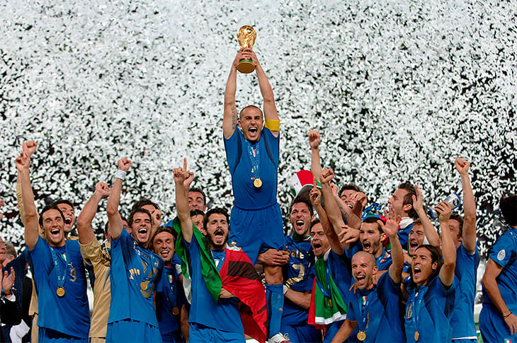 15 лет назад Италия выиграла свой четвертый ЧМ: Буффон не хотел домой, Липпи «рыбачил»; Пирло играл в PlayStation