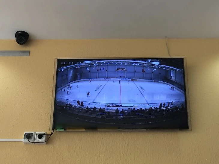 Экран в кафе ЛД &quout;Олимп&quout;, Обнинск