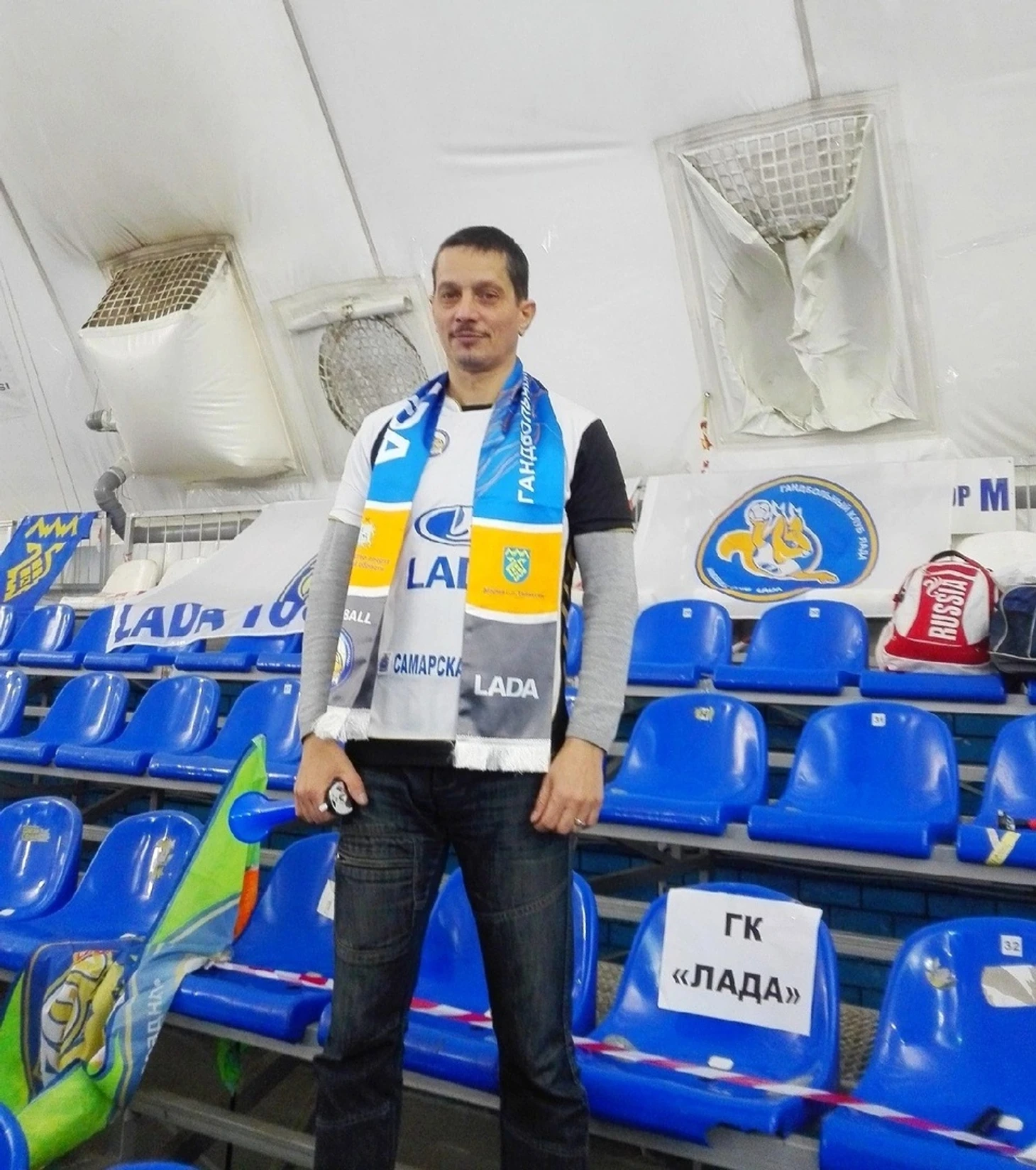 Фанатские истории. "Лада". Роман Папин: собственный автобус, конфликт с клубом и вахты при минус 70, изображение №1