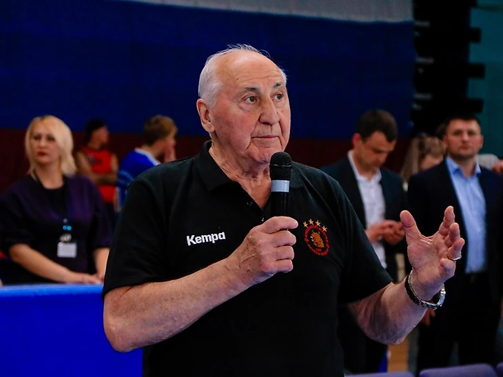 Итоги сезона. "Чеховские медведи". Владимир Максимов: "Надеюсь, что мои слова попадут в их сердца…", изображение №1