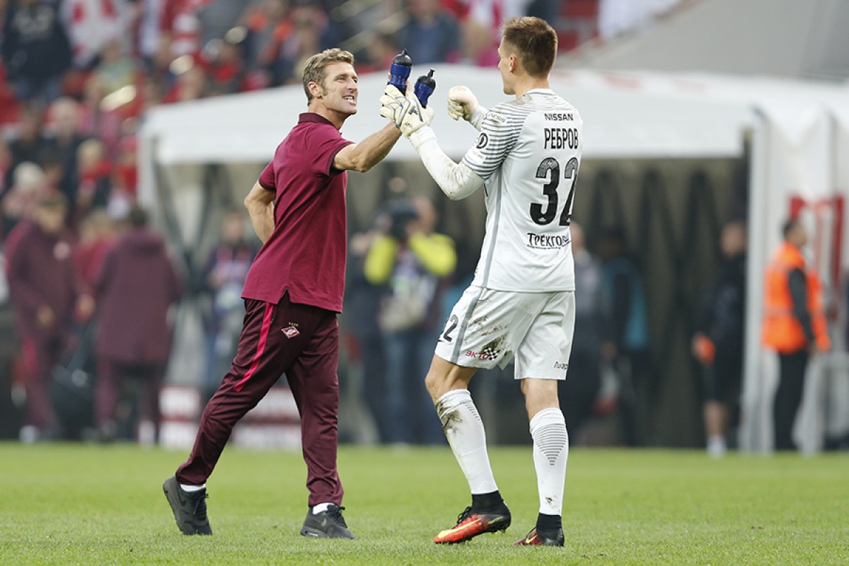 6 тур. Вратари. Заслуженное лидерство