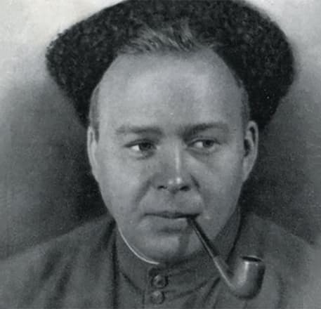 «Зрелище по своей бессмысленности не уступало средневековому бою быков». Аркадий Гайдар о главном северном дерби планеты