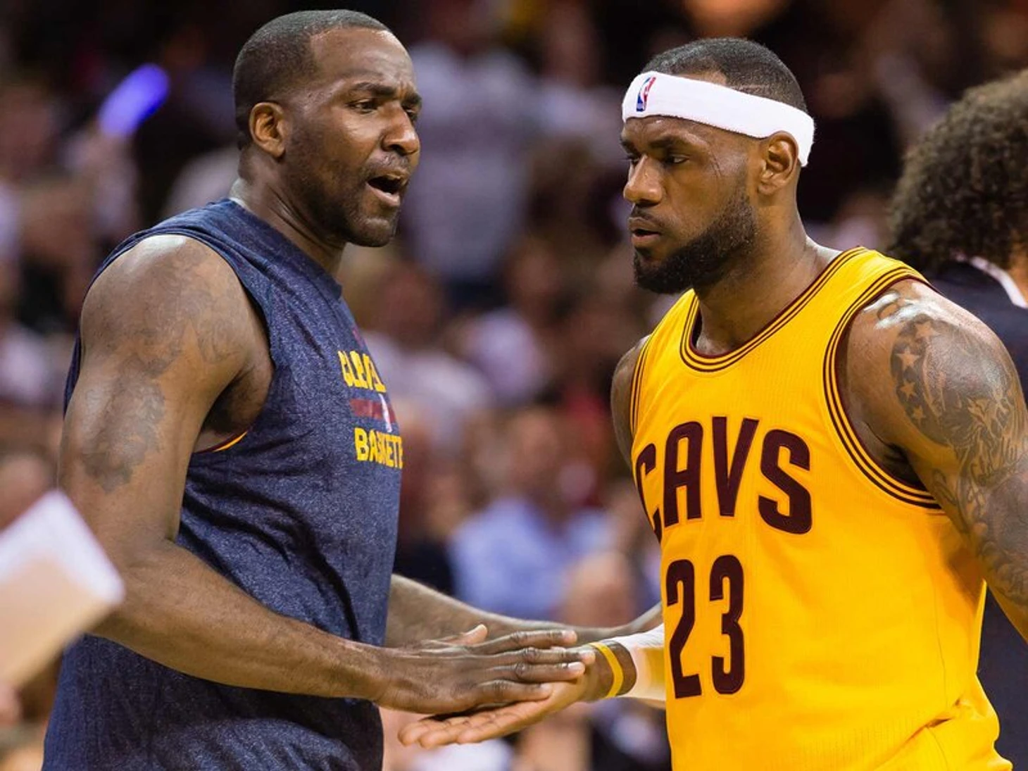 https://imagesvc.timeincapp.com/v3/mm/image?url=https%3A%2F%2Fcdn-s3.si.com%2Fs3fs-public%2F2017%2F10%2F12%2Fkendrick-perkins-lebron.jpg&w=800&q=85