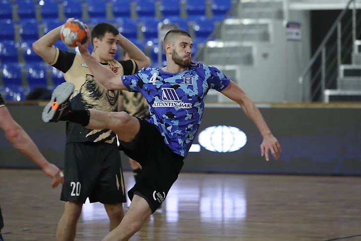 Чемпионат России. "Виктор" на взлете. Кому подарочек к плей-офф?, изображение №1