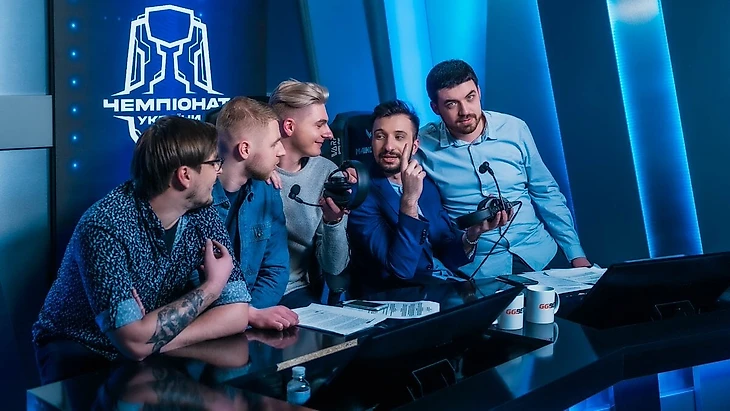 Ded1ce (второй справа)