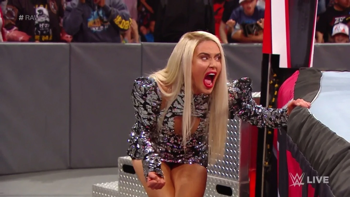 Обзор WWE Monday Night RAW 10.02.2020, изображение №34