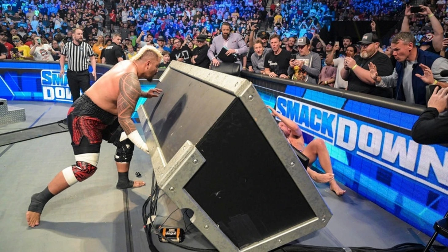 Обзор WWE Friday Night Smackdown 14.04.2023, изображение №1