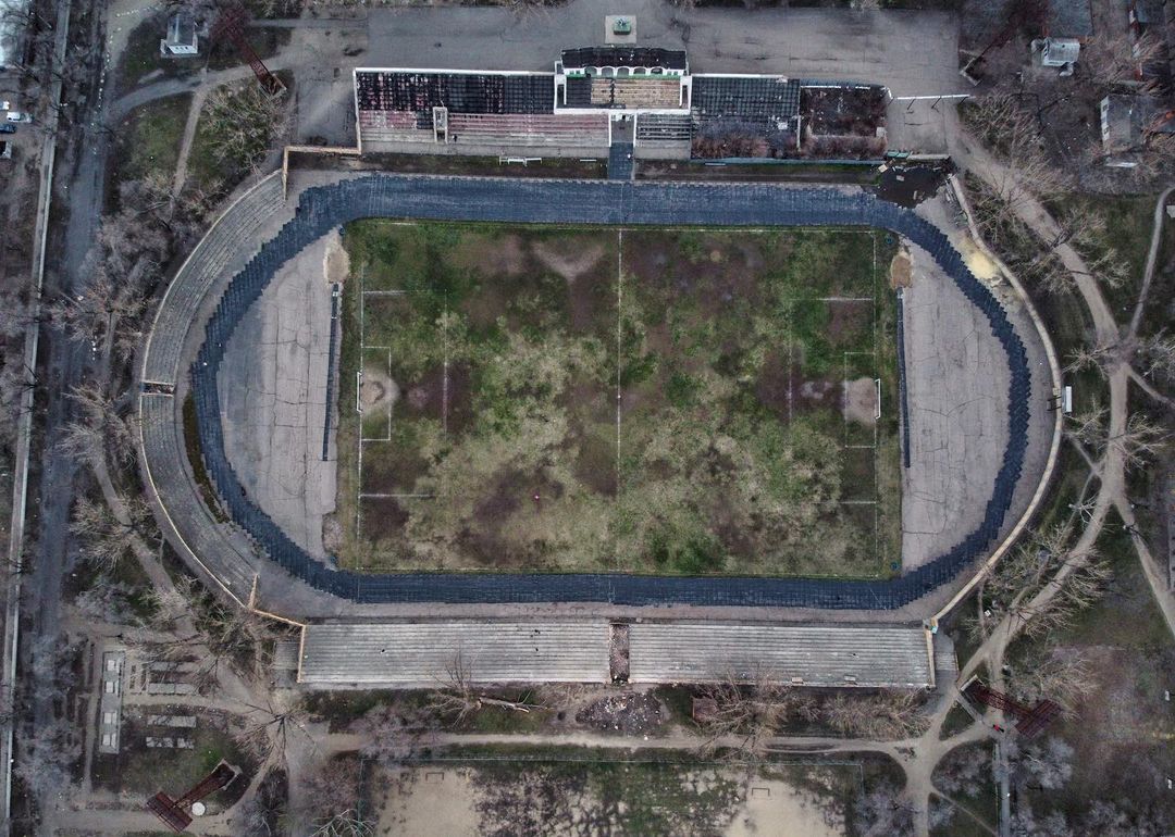 Собрали фотографии футбольных полей из разных городов России — это красиво