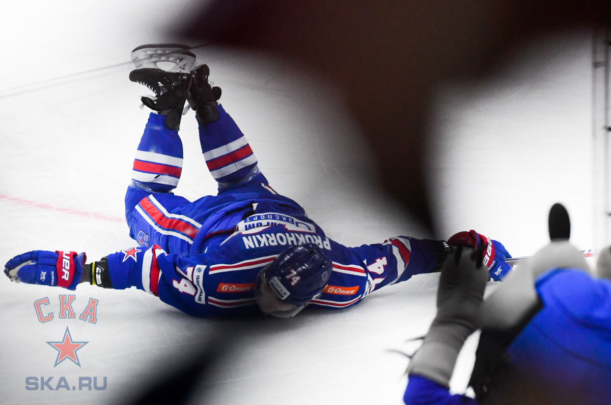 У СКА опять отменили гол, но он все равно победил. Шестеркин выдал суперсэйв