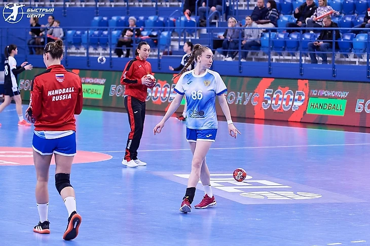 Olimpbet Суперлига. Ольга Щербак: "В детстве бросала мяч по воротам, нарисованным мелом на стене", изображение №1