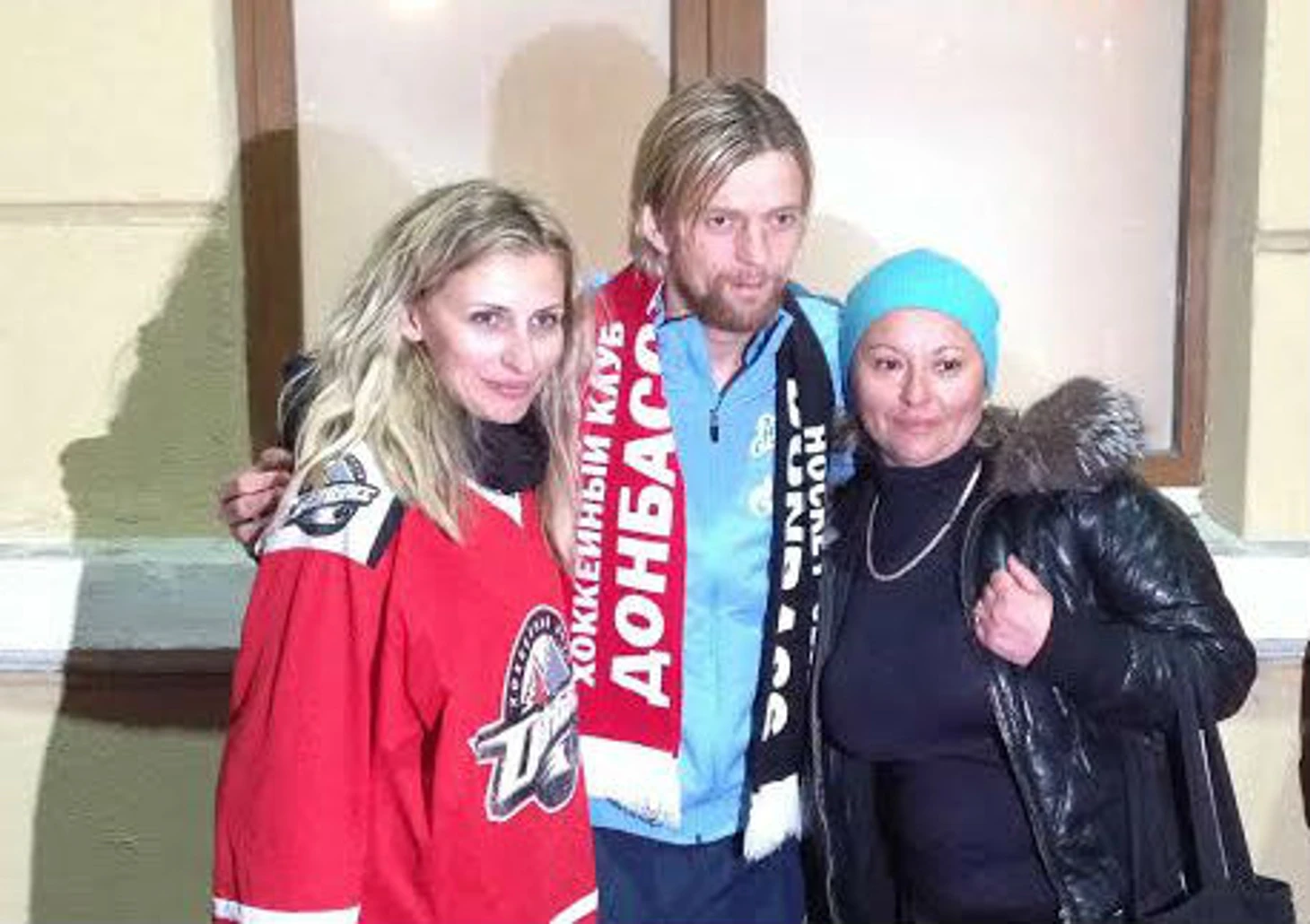 Тимощук с поклонницами