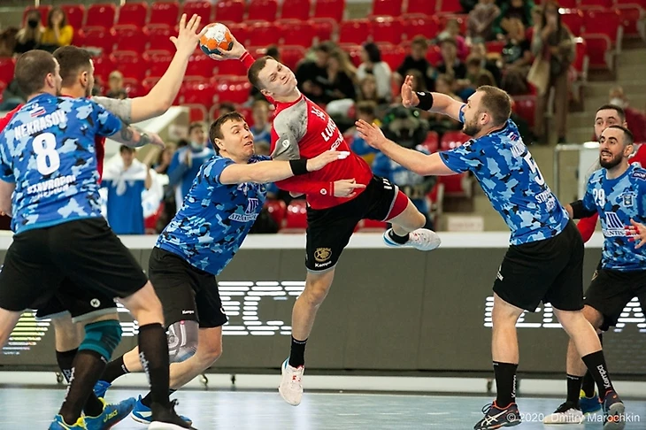 Чемпионат России. Дебют Шинкеля, перезагрузка "Виктора", дуэль вратарей сборной, "подвальная" ничья, изображение №1