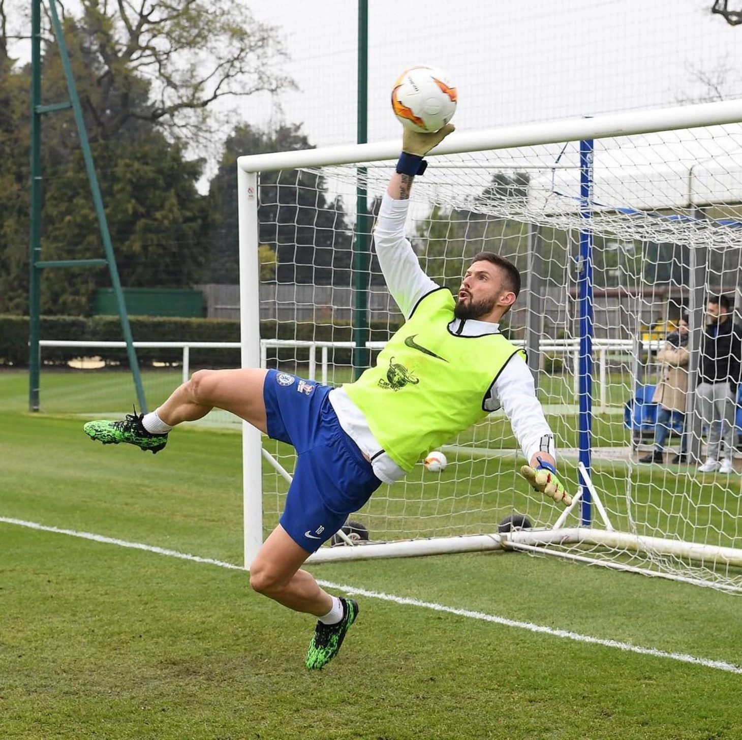 Оливье Жиру