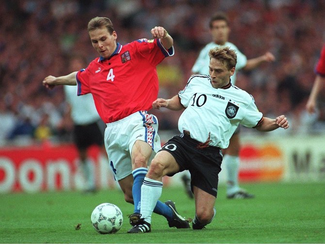 Павел Недвед против Томаса Хесслера