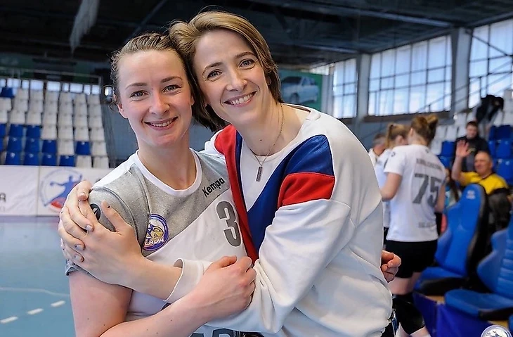 С Надеждой. Чемпионские мемуары. "Лада", клуб с пометкой "навсегда", изображение №2