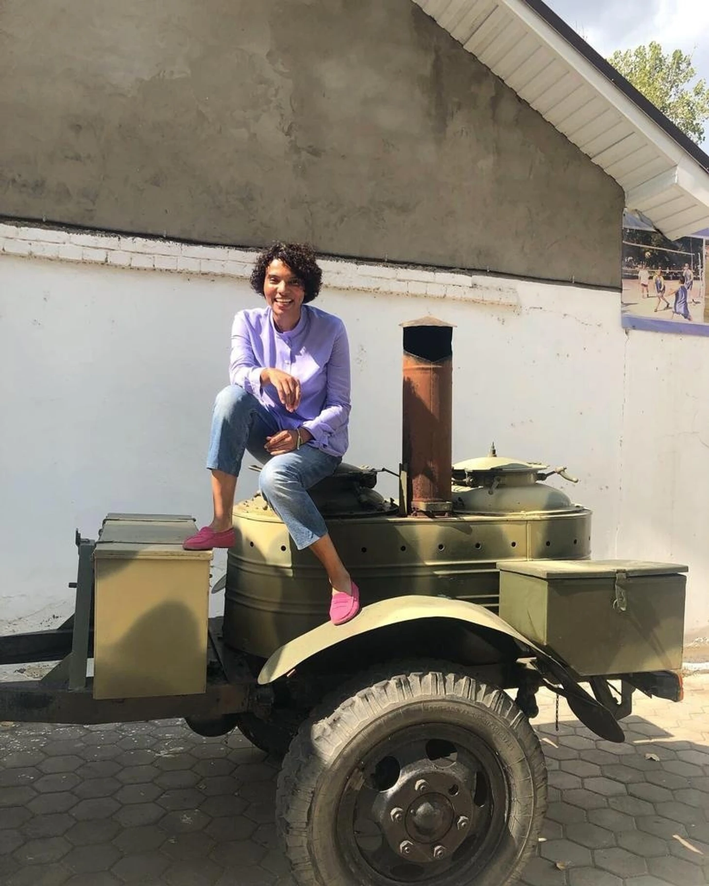 20 вопросов не о гандболе. Эмилия Турей: "С папой общаемся на смеси русского и английского", изображение №7