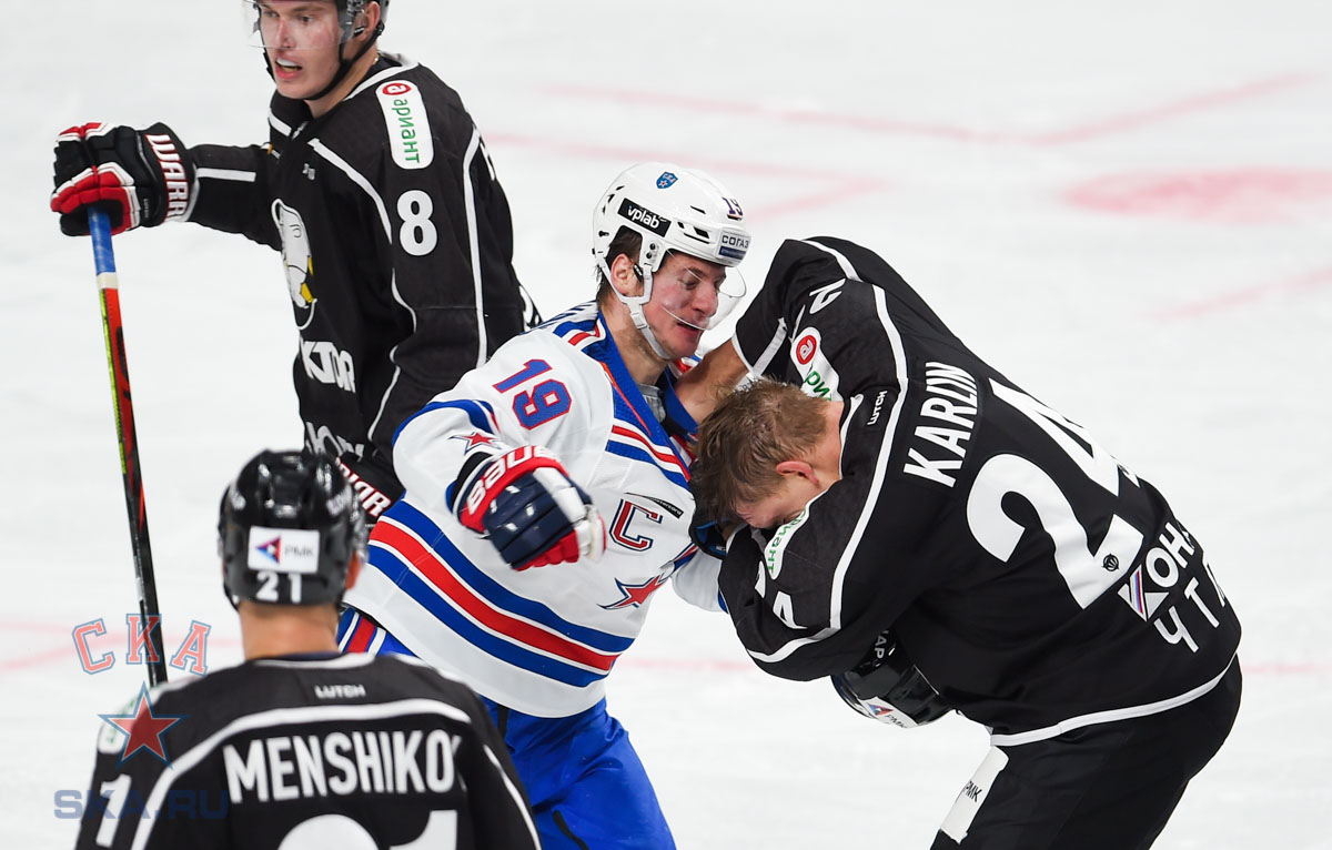 Главная звезда предсезонки грубит и дерется. У Ткачева – хет-трик Горди Хоу