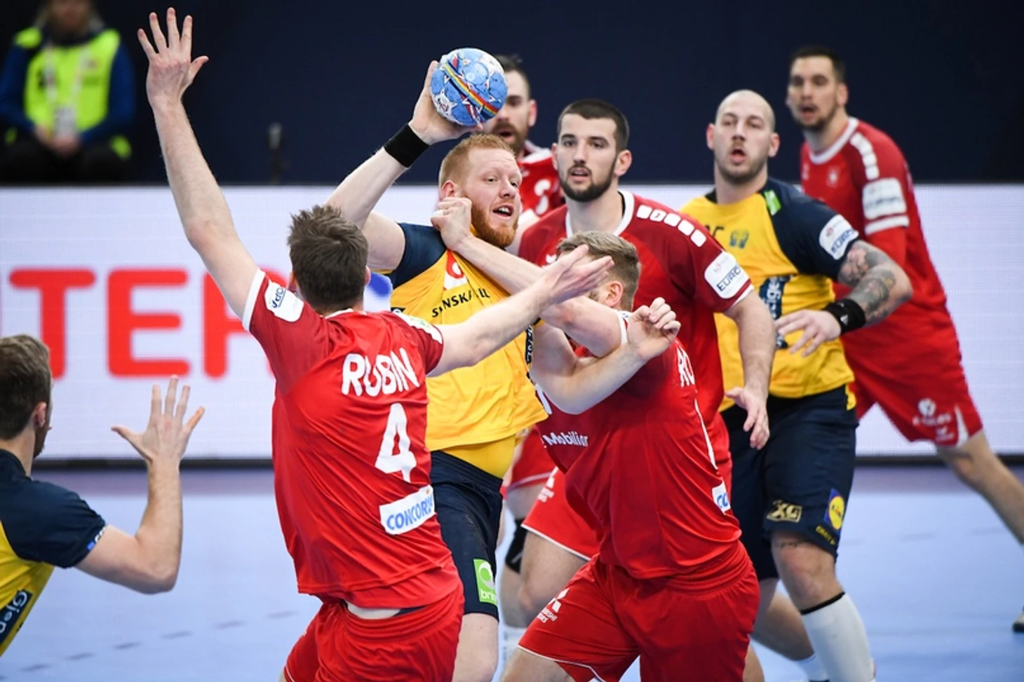 ЧЕ-2020. Сенсация португальцев, несостоявшийся камбэк украинцев и повсеместные "7 на 6", изображение №8