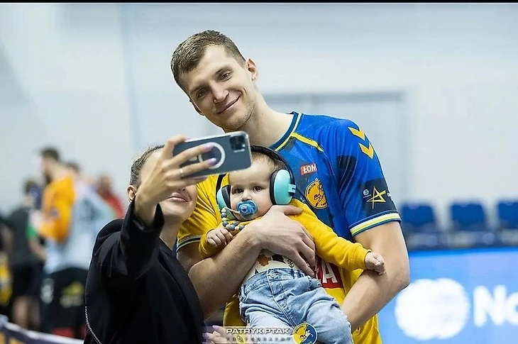 Владислав Кулеш: "Все говорят, что мы слабые. Но я так не считаю. В матче с поляками был не наш день", изображение №7