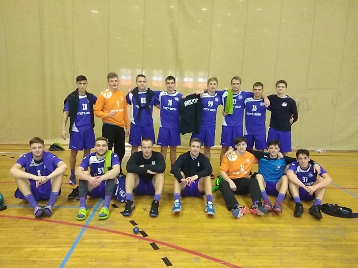 Молодежное первенство России. Тесно и жарко. Дальше — "Север" против "Юга", изображение №10