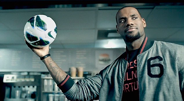 Джеймс в рекламе Nike 