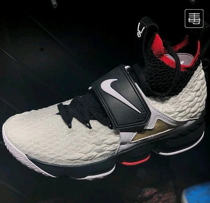 nike-lebron-15-deion-sanders-diamond-tur