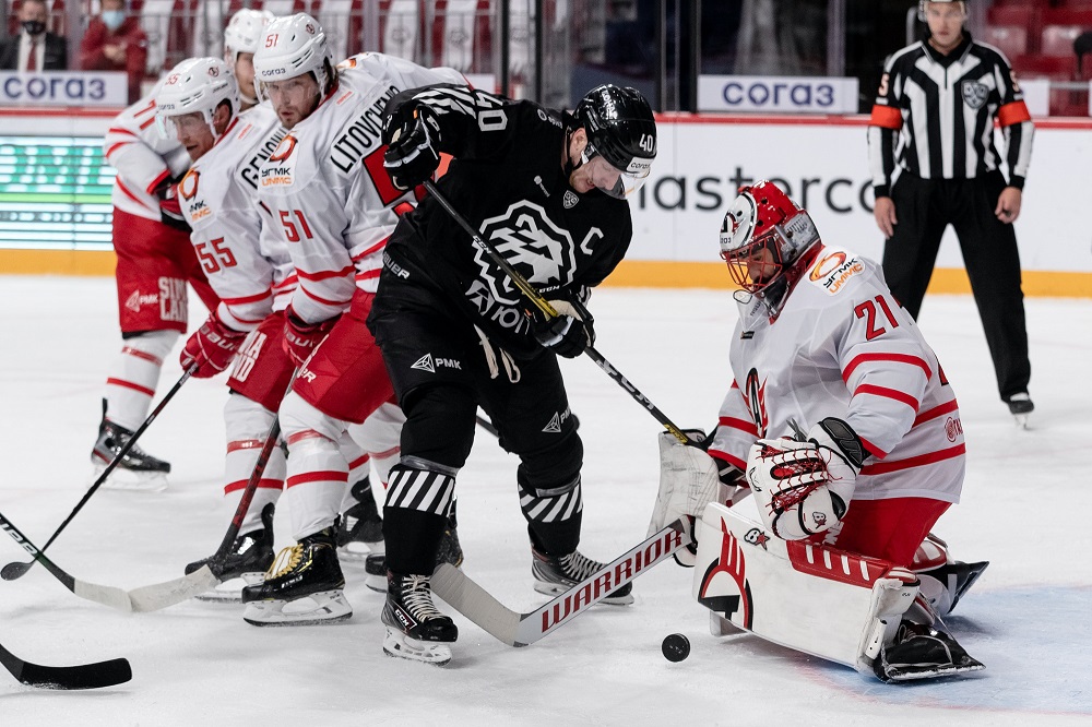 «Трактор» начал «ковидный» сезон с поражения от «Автомобилиста»