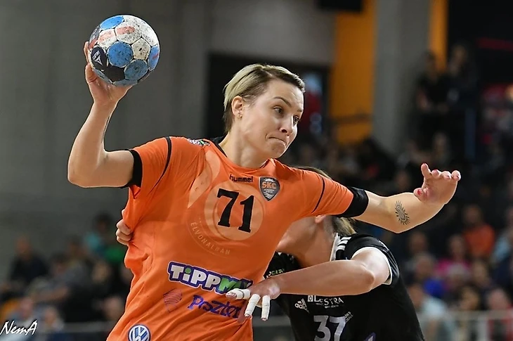 Сезон простоя Татьяны Хмыровой: замужество, курсы "шишера", интерес из России и "Вылчи", изображение №1