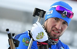 Логинов выиграл индивидуальную гонку на этапе Кубка мира в Антхольце